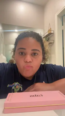 Correction I paid $40 and I did look on my order I guess I didn’t get 2 like I thought. But stilllllllll. I feel it’s a waste since they are melted soup chocolate #dissapointed #tabs #tabschocolate #fyp @Tabs 