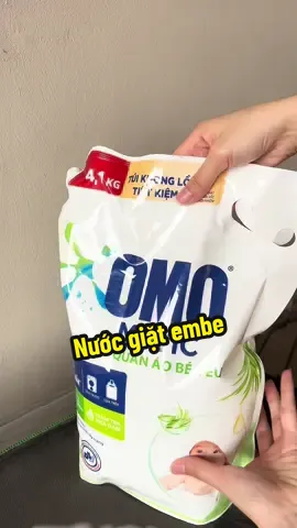 H lướt đâu cũng thấy giả nên tui chỉ tin dùng omo giặt đồ cho con thui, vừa thương hiệu lâu năm, k lo hàng nhái, mà lại có dòng này cho ebe, giá cả hợp lý thì tội j mà k mua, còn thơm xỉu nữa ý #linhmiimommy #nuocgiatchobe #omo  @Linhmii mommy 