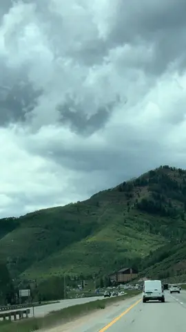 #carolina_rangel_  I-70, Vail, Colorado, USA 🇺🇸