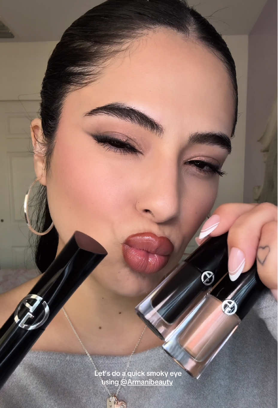 I love using @Armani beauty eye tints for a quick eye look!🖤 @sephora #armanibeauty #smokyeye #makeup #grwm #quickmakeup #sephora #beauty 