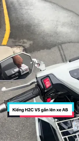 Kiếng H2C V5 gắn lên xe AB cho anh chị em mình tham khảo ạ.#xuhuong #kinhxemay #kiengh2cv5 