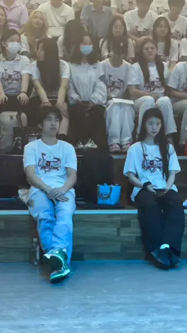 ❤️MOMO❤️ Ai mà không ưng mắt sẽ nói 2 đứa giận nên không thèm ngồi gần 🤭💕#wangchongmolimohan #王崇墨李茉晗 #wangchongmo #王崇墨 #李茉晗 #limohan #momodancer #dancesport 