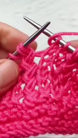 Point à réaliser au tricot.                             #tricot #knit #knitting #knittok  #tricoter #doityourself #crafttok #craftersoftiktok #diyprojects #diycraft #viralforyoupage 