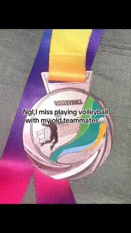 I miss my old teammates☹️☹️#foryoupage #fyp #volleyball 