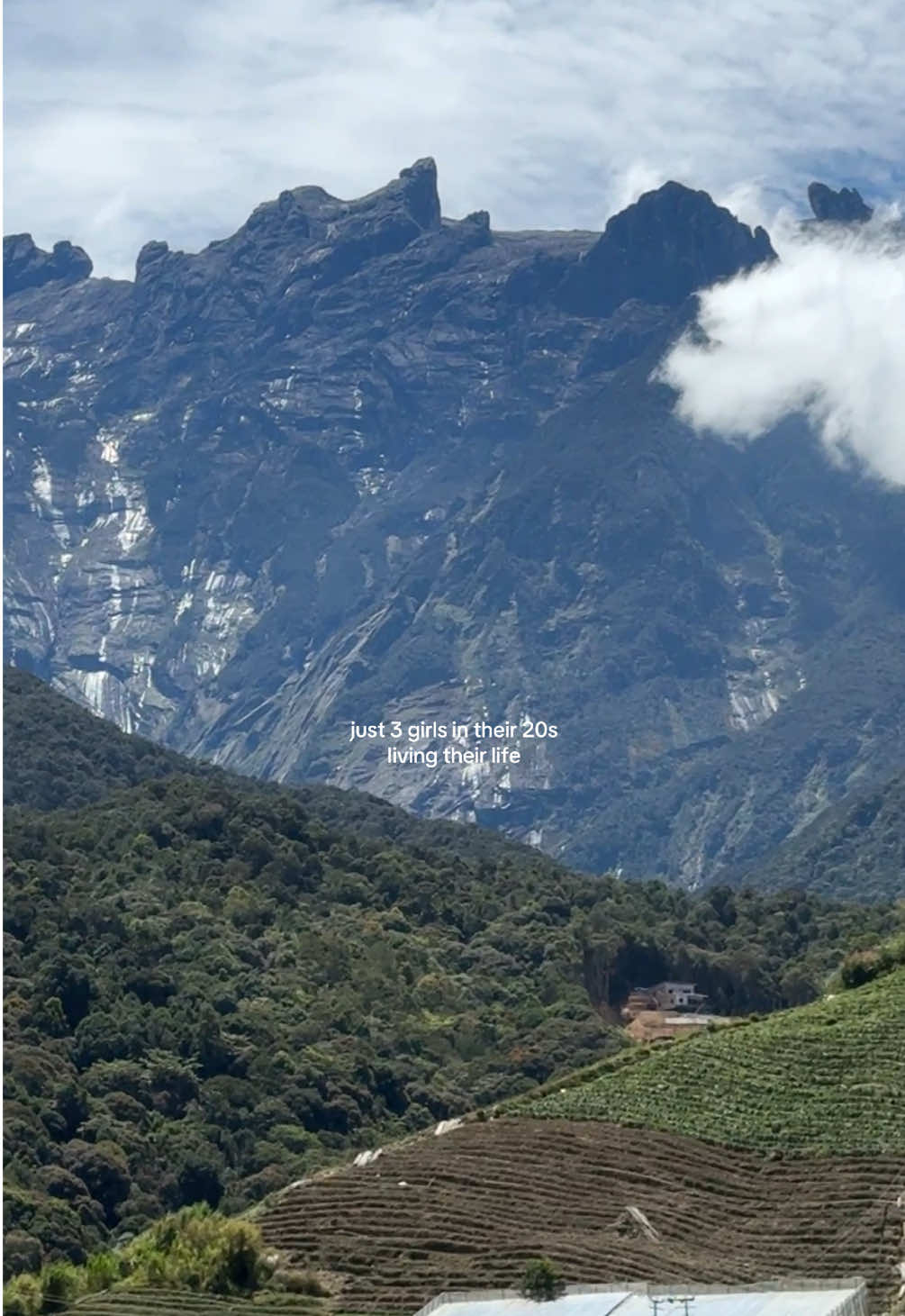 sharing this view with the girls i grew up with in the same small town. #mountkinabalu #sabah #kundasang 