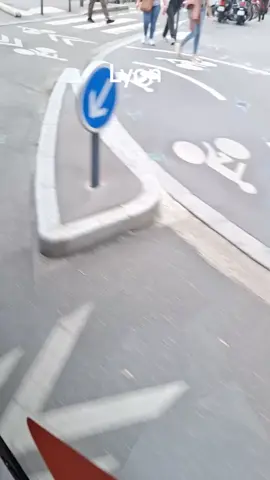 جولة جميلة في شوارع فرنسا ،ليون #chakchouka #lyonwgf #lyric #lyon #explore #fyp #farncaa🇲🇫😘 #creatorsearchinsights 