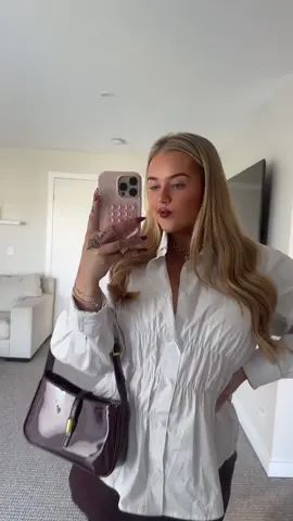 Ignore the tan I fixed it 