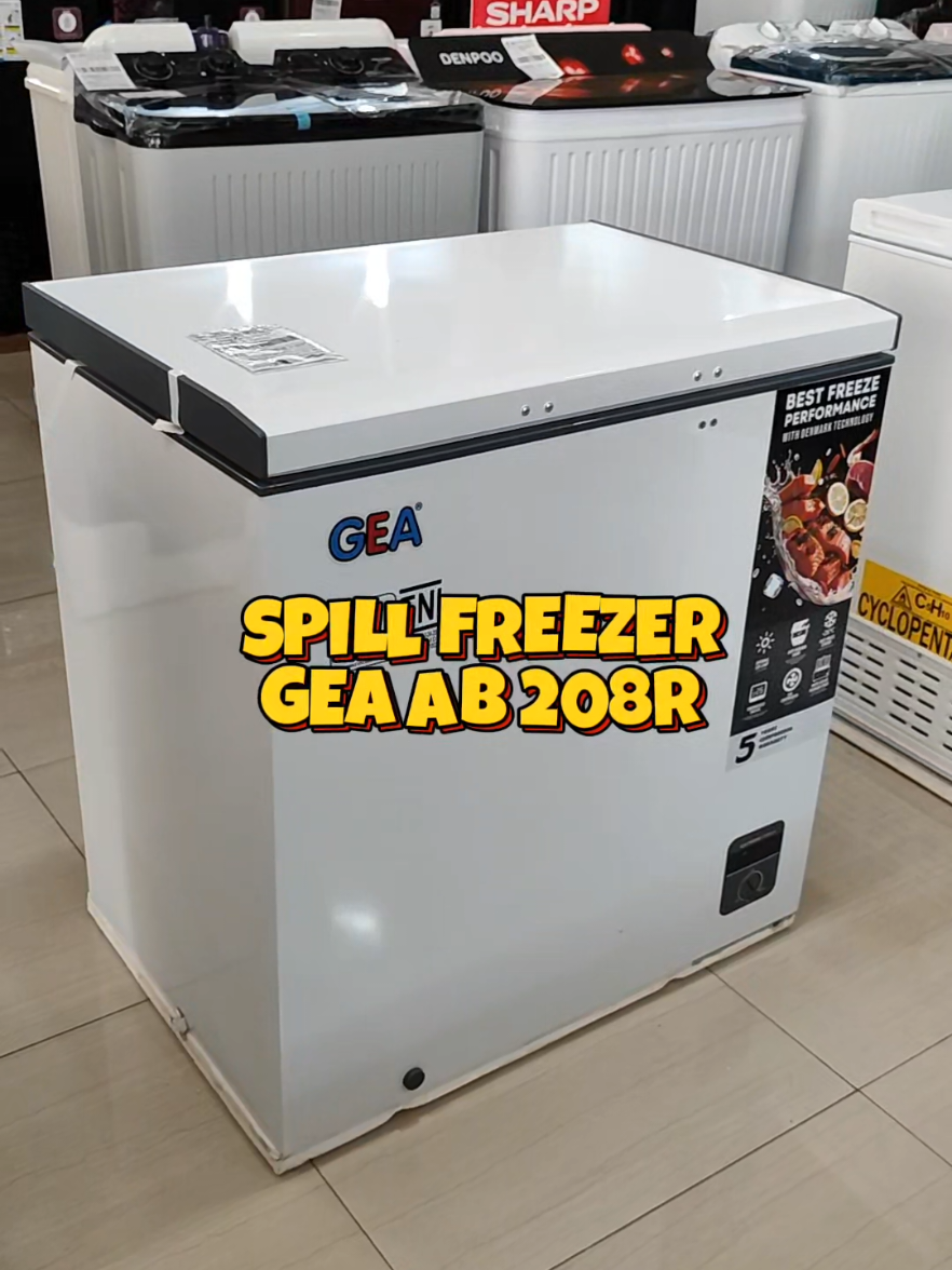 Dingin? Iya. Muat banyak? Jelas. Nunggu diskon? Mending langsung beli aja 😎 GEA AB-2028R, partner setia dapur atau toko kamu! #FreezerGEA #TipsUsaha #FreezerBesar #putrasejatikaracak #freezer #elektronik #WujudkanImpianRumahAndaBersamaPutraSejati #fyp #foryou 