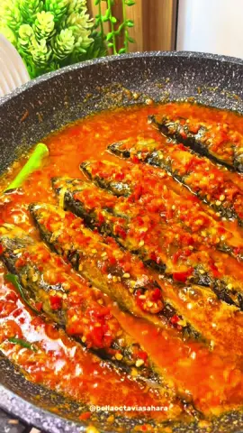 Kenapa sih dimasak apa aja kamu selalu enak ! 🤤 #reseptiktok #resepsimple #resepmasakan #menurumahan #pindang #ikanpindang #pindangbalado 
