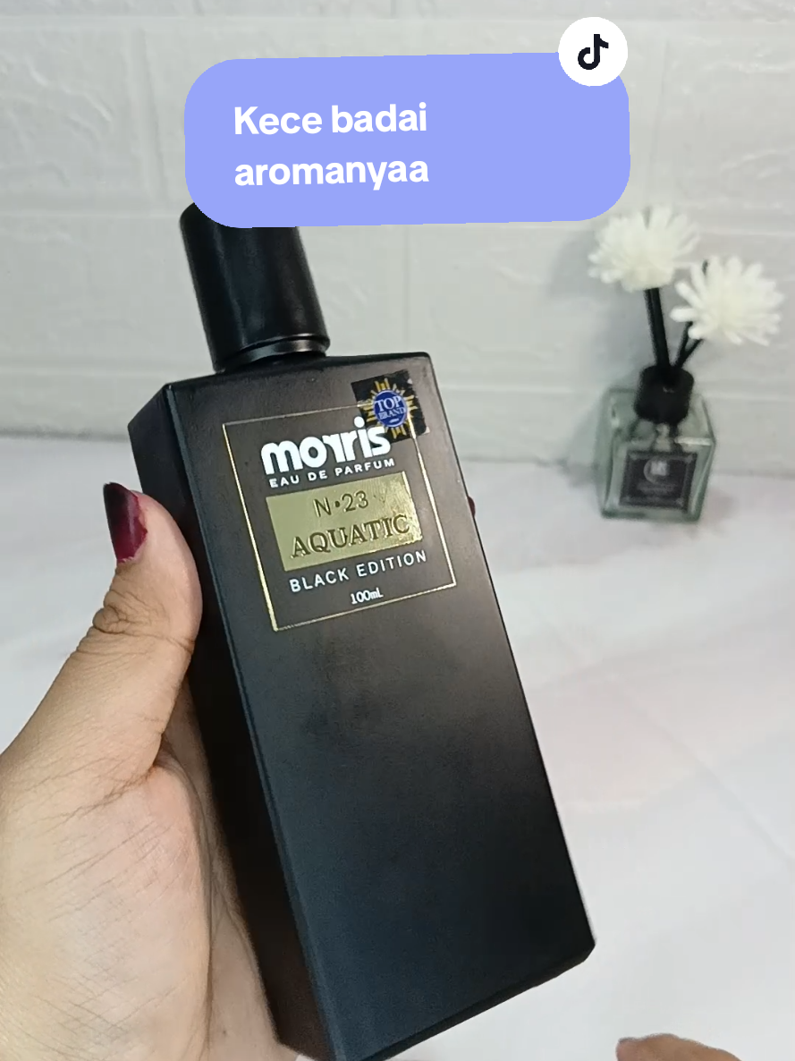 Membalas @ajaj.222828  Varian AQUATIC ya jangan salah pilih 🩷 best seger tahan lama & ninggalin jejak 🫶🏻#parfumviral #moris #parfumrecomended 