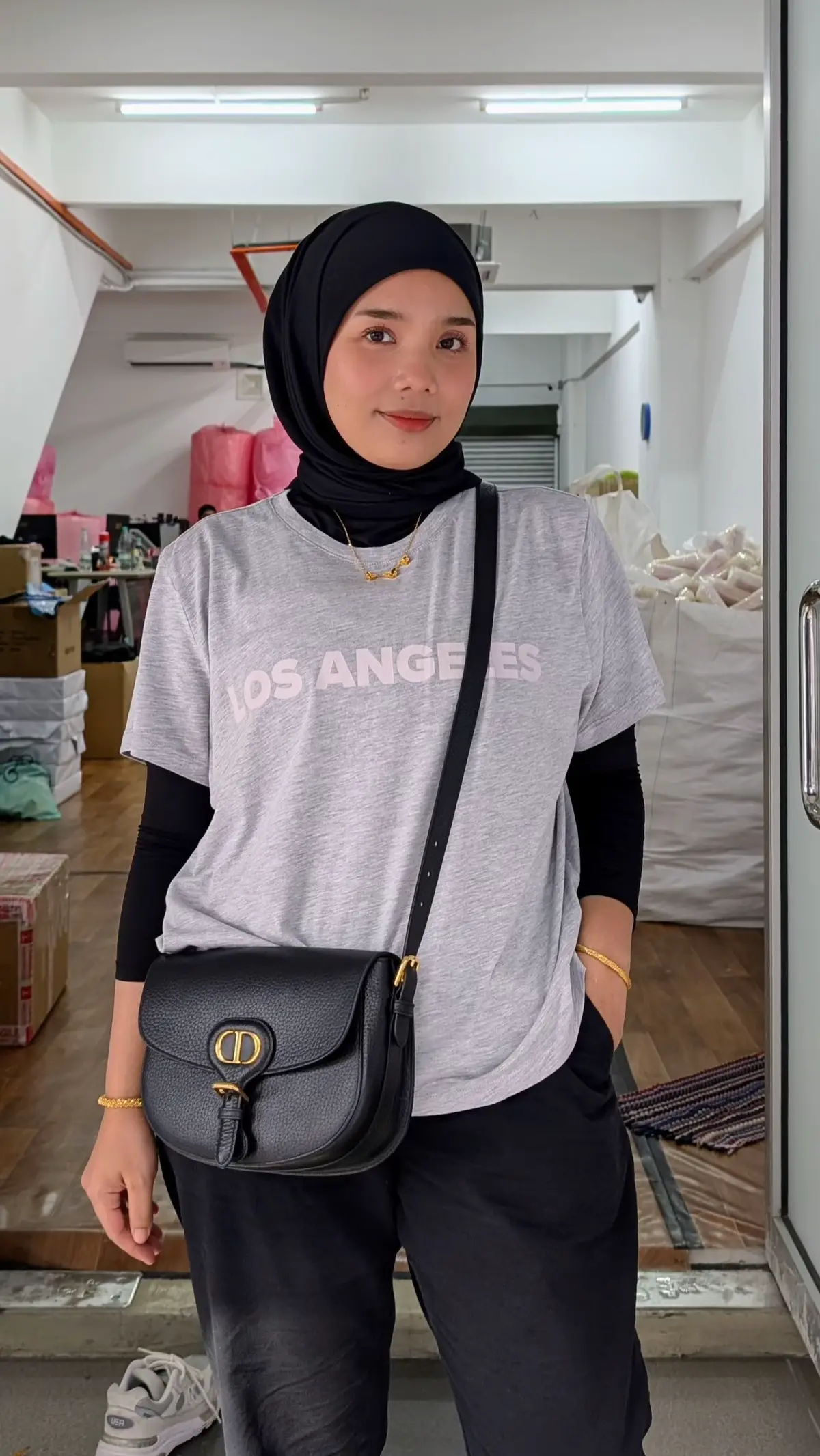 Saja try ambik gambar dekat tempat serabut. Nohh dah boleh lah delete remini. Haha. Patutlah ramai cakap google pixel 9 pro ni helokkkk 😭