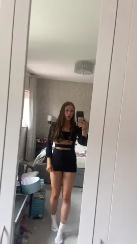 don’t say anything abt the curls.. #🖤🖤 