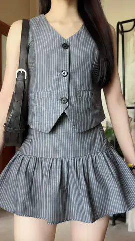 Set áo gile kèm chân váy kẻ sọc xám siuu sang @Havana #setxinh #havanadanang #aogile #chanvayxinh #outfits #aokieuhottrend #OOTD #fitcheck #xuhuong #viralvideo #aokieunu 