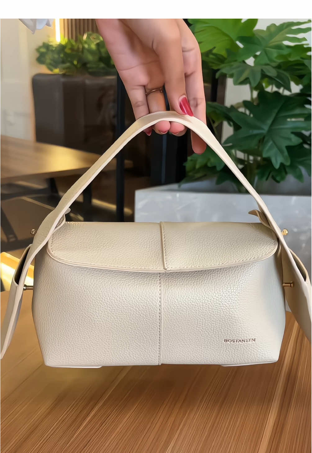 #miraebag #bostantenindonesia #taswanita #handbags #shoulderbag 