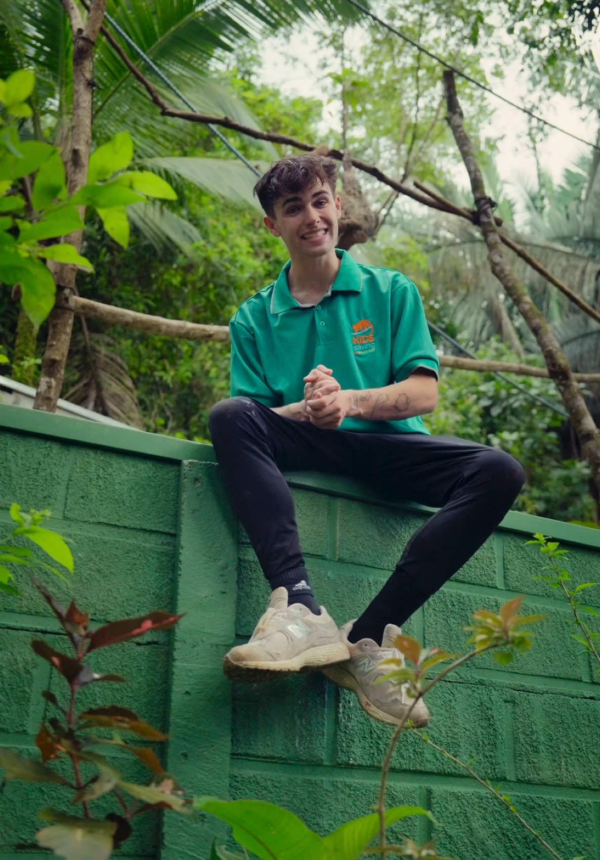 Fitting a wildlife BRIDGE in the jungle to SAVE sloths, monkeys and more! 🦥❤️ #rescue #rehabilitate #release 