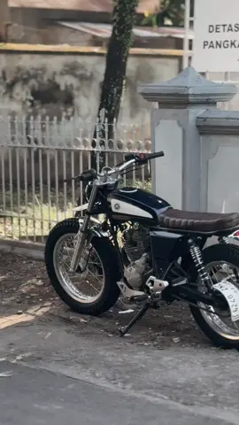 Cari majikan baru 😬🤙🏻 #motorcustom #chopper #scarmbler #fyp #bobber #japstyle #caferacer 