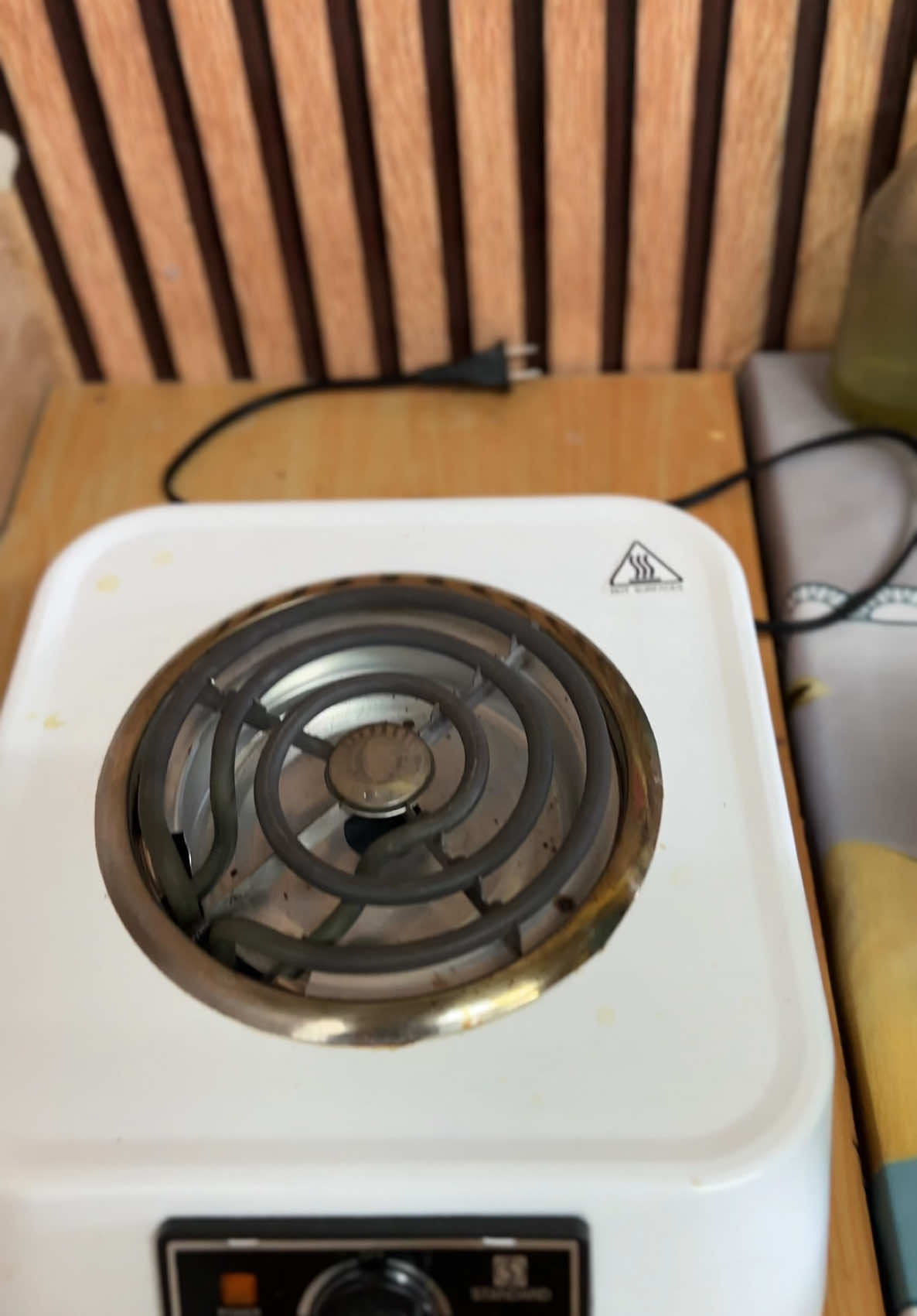 Electric stove na pamalit kapag naubusan ng gasul or ito mismo ang gagamitin kapag nag-aapartment, nasa condo or nagboboarding house#tipidsakuryente #electricstove #fyp 