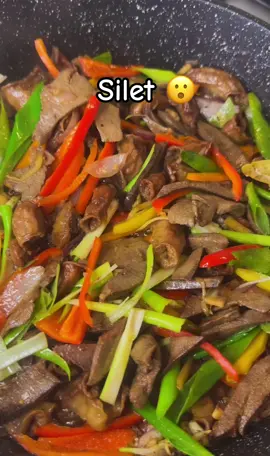 If you know, you know, this ‘Silet’ hits different 🤤Only the brave eat this. Are you one of them? #foodies #Recipe #silet #pinoy #hungry 