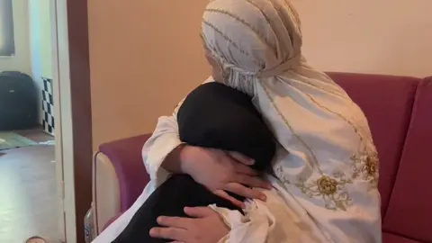 she’s the only one who truly knows how sensitive I am, no matter how old I am, she still wipes the tears from my face and holds me in her arms like her little baby. #fypage #ibu 
