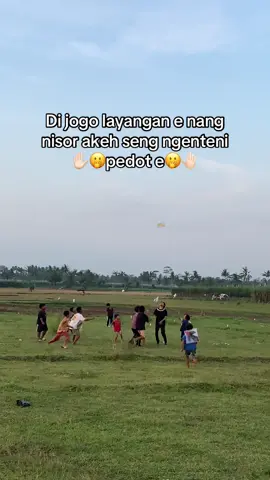 Di jogo tenanan cah 🫢 #jelajahliburan #fyp#layangan #sambitan #sambitanlayangan #layanglayang #layanganpedot #jatikerto #kabupatenmalang 