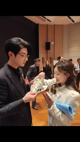everytime you need each other zhubai🥰😘😍 #baixinyizhuyiwei #zhuyiwei #realcouple #baixinyi 