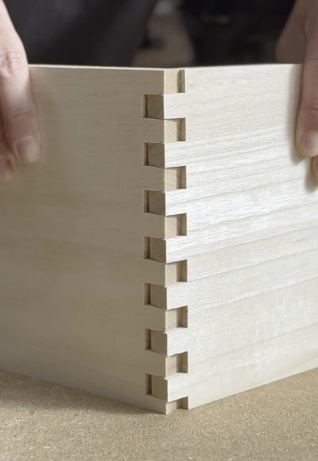 Rail-Guided Box Joint Jig 1.0 #woodworking #jig #joint #DIY #asmr #wood 