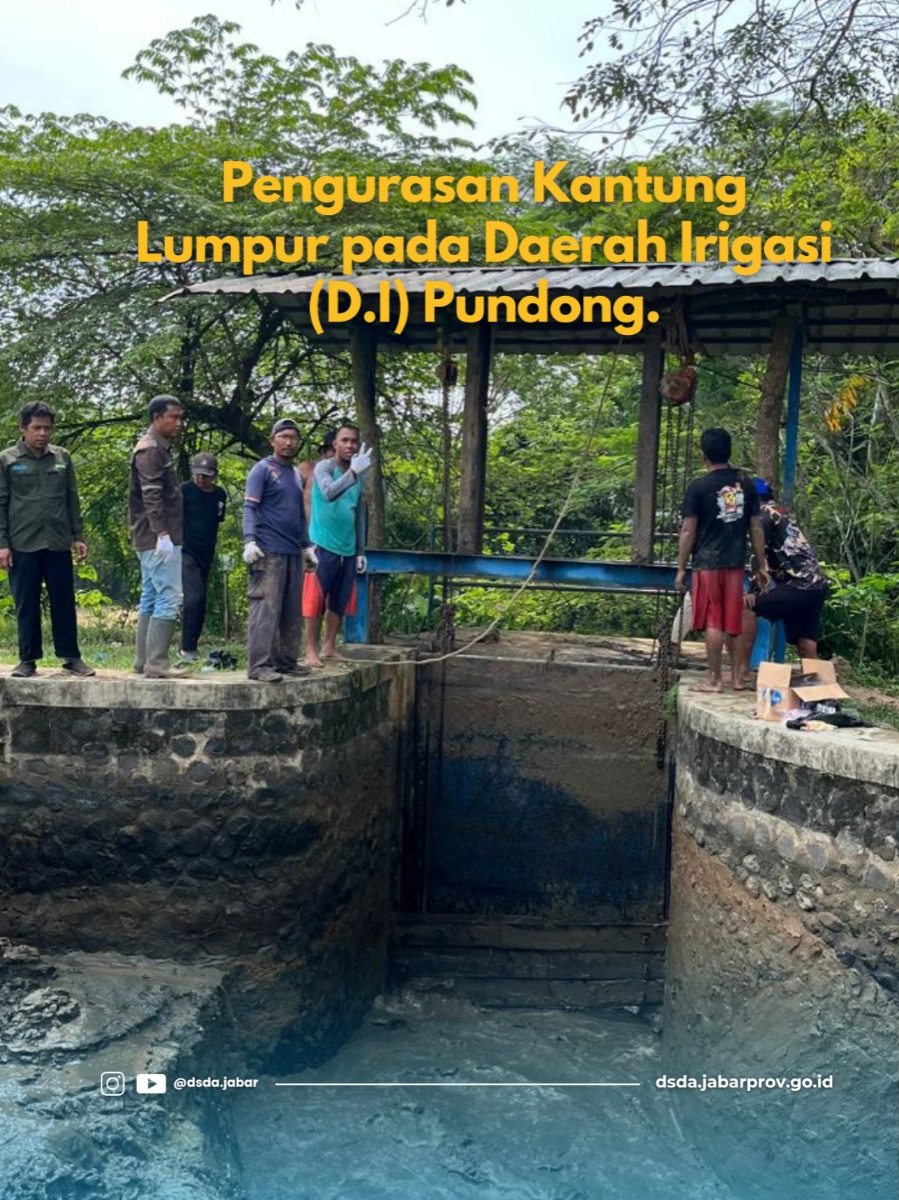 Pengurasan Lumpur di Saluran Irigasi Demi menjaga saluran irigasi berfungsi optimal, UPTD PSDA WS. Citarum melalui Satuan Pelayanan (Satpel) Cibeet-Cilamaya melaksanakan kegiatan pengurasan kantung lumpur pada Daerah Irigasi (D.I) Pundong Kab. Purwakarta #Irigasi #Swasembada #DediMulyadi #Citarum #JabarIstimewa #DsdaJabar #SumberDayaAir #Agriculture #WaterResources #Irrigation #WaterManagement