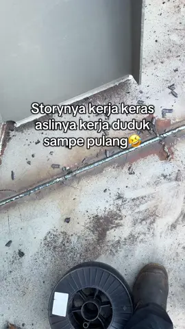 Wahai Pengular sejati😂#fy #xybcafyp #lewatberanda #galangankapal #welder #welderindonesia🇮🇩 #storytime #helmkuning #viral #trending #katakata 
