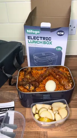 I surprised my mom with this electric lunch box and she was so happy . This has really helped her cause she used to eat her lunch cold . Father’s Day is around the corner and this is the perfect gift to give to your husband or dad .🥰🥰 #lunchbox #lunchboxideas #tiktokmademebuyit #electriclunchbox #nifogolunchbox #tiktokshoplunchbox #tiktokshopfinds #CapCut #lunchboxreviews #hotfood #dealdrops #homehacks #lifehacks #fathersdaygift #giftideas #giftideaforfathersday #perfectgiftidea #perfectgiftideas #birthdaygiftideas 