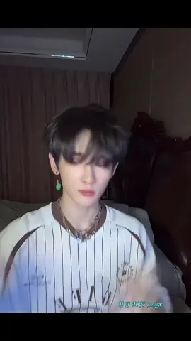🙂‍↔️🙂‍↔️#yuyuhan #余宇涵 #soloartist #tffamily_3rd_generation #tf家族三代 #余丝 