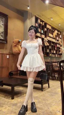 Nó gượng zì đâuu cái găng của tôi :))  #biuclothing #thugneee #viral #style #thoitrang #banhbeo #outfit #outfitideas #damxinh #xuhuong #dailyoutfits #trending 