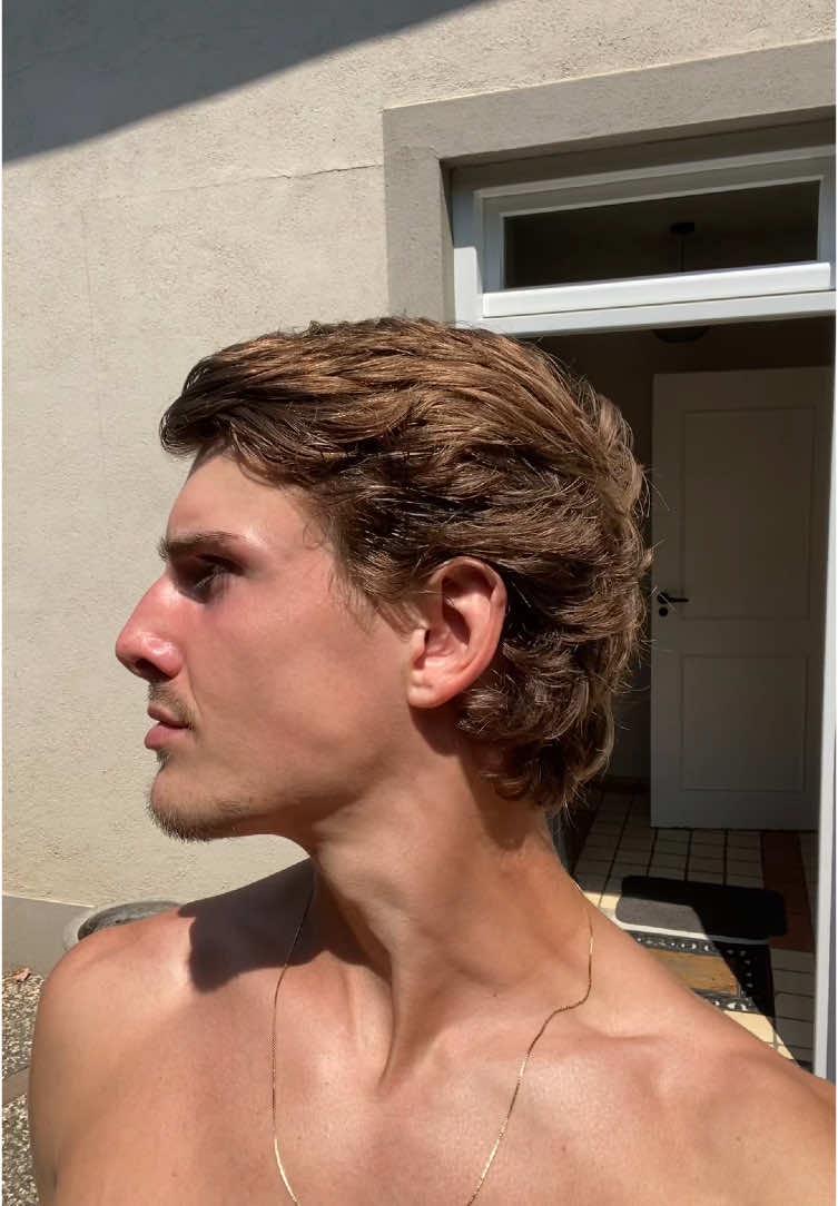 Pov: you never have to worry about the sun getting in your eyes. #huntereyes #looksmax #GlowUp #eyes #deepseteyes #hunter #primitive #neanderthal #glowyskin #skincare #greeneyes #blueeyes #BookTok #blackeyes #twilightsaga #twilight 