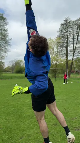 GOALKEEPER TRAINING #Soccer #viral #goalkeeper #football