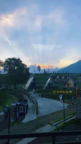Sunset 🌄 . . . . #fyp #fypage #fypツ #villa #penginapan #wonosobo #xplore #viraltiktok #kayanacabindieng 