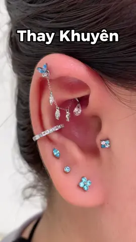 ✨ Ưu đãi xinh xắn cho team mê piercing! 📌 Đặt lịch trước tại Simla – Giảm 10% phí xỏ 💎 Giảm thêm 10% nếu chọn khuyên titanium hoặc vàng 14K Tất cả lỗ xỏ đều dùng khuyên đạt chuẩn – an toàn & lành khoẻ 💛 Book lịch ngay ở cuối clip! #xỏkhuyênsimla   #xỏkhuyêntphcm   #xỏkhuyênantoàn  #xỏkhuyêntitanium   #xỏkhuyênđẹp  #xỏkhuyêndễthương   #simlapiercing #piercingsaigon   #safeearpiercing #curatedear #earstackgoals #piercingcheck #piercingtok #piercingreels #earcuration #piercingsoftiktok #piercing #helixpiercing #flatpiercing #hcmc #xỏkhuyênquận3 