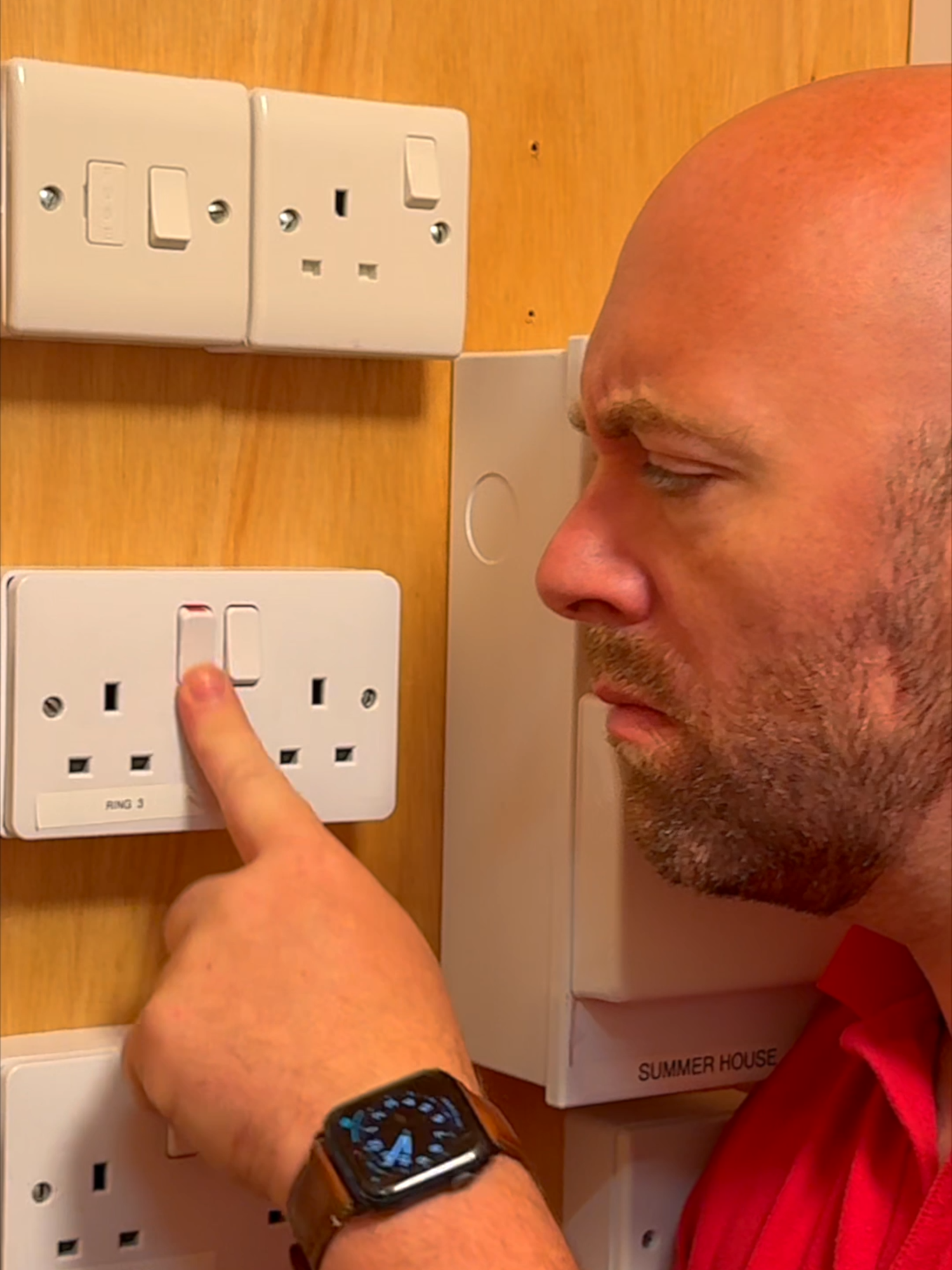 Why Switches Must Be ON During IR Tests Why do switches need to be in the ON position during insulation resistance testing? In this quick tip, Joe explains how leaving them OFF could mean missing parts of the circuit - and potentially missing faults. It’s a simple step, but it makes all the difference.   Free Insulation Resistance Training 👉 https://hub.efixx.co.uk/TISIRCPD   Check out the TIS MFT Pro 👉 https://hub.efixx.co.uk/TISMFTPRO   #electricaltesting #electricalinstallation #electricaltraining