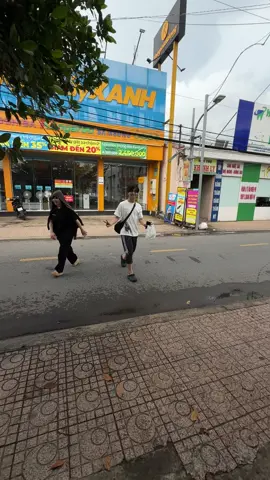 Về miền Tây là quần thấp quần cao. Trời 🌧️  🤭#thichcailuongvietnamcailuonghhôquan #xuhuongtiktok2025❤️💕🇻🇳🌹 @Hon My Nail 🎀 @người Việt gốc mì cay 🫦 