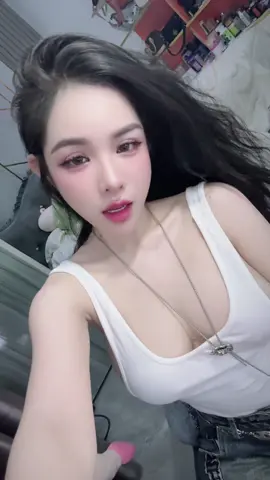 Người chỉ biết làm e cười 🤣🤣