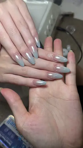 Đang làm dở bộ móng phải quay ngay con video ngắn vì quá đẹp☺️ #ombre #trangguongnail #trangguongtrongsuot #nails #xuhuongtiktok #nailmauxanhduong 