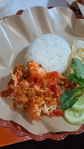 Mentahan video kuliner malam,  makan malam,, dinner with ayank,,  Ambil aja buat prank story atau prank temen,,  #mentahan #mentahanvideo #videomentahan #makananviral #ayamgeprek #kuliner #jajananviral 