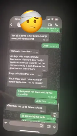 Dames wat zouden jullie doen je gaat door je man ze telefoon en amang e boell gewoon en hij laat je tjiengs buiten wachten terwijl hij het hhhh😭. #surinametiktokers🇸🇷🇸🇷🇸🇷 #nederland #yourpage #amsterdam 