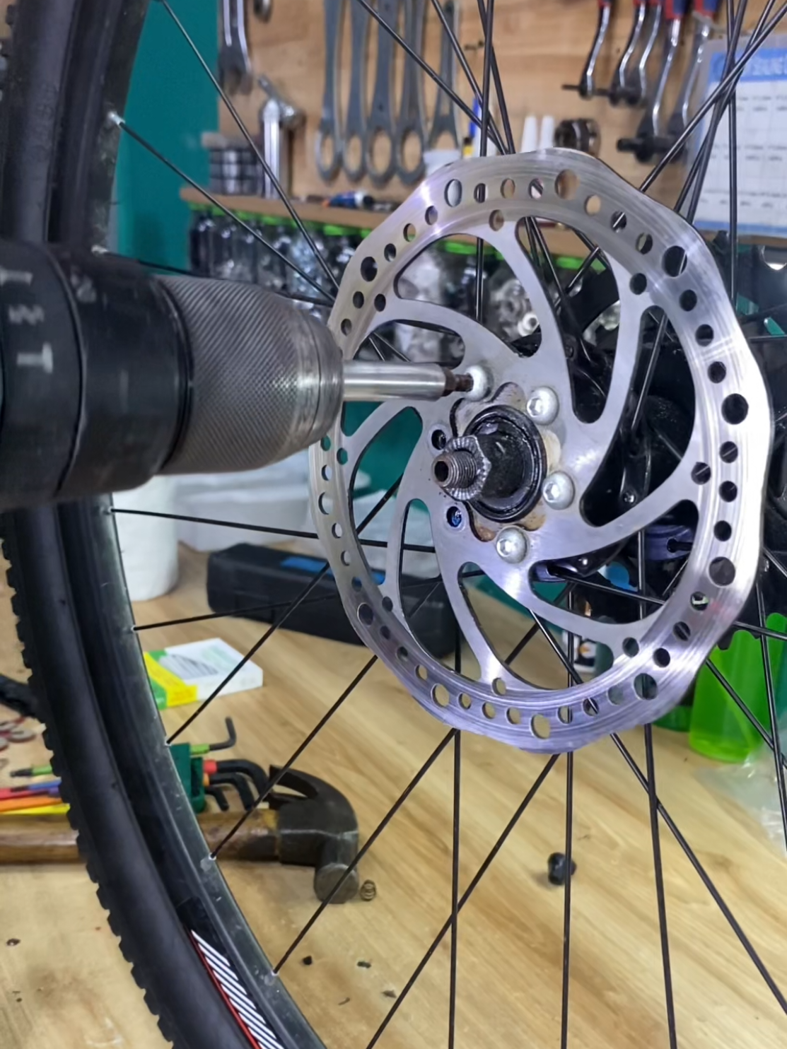 troca de discos de bicicleta  . . . #bicicleta #bici #bike #mtb 