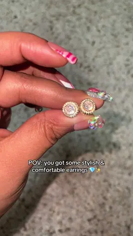 These are so pretty and elegant 🤩😍 #earring #earrings #jewelry #jewelrytiktok #goldjewelry #fashionessentials #pov #imsoul 