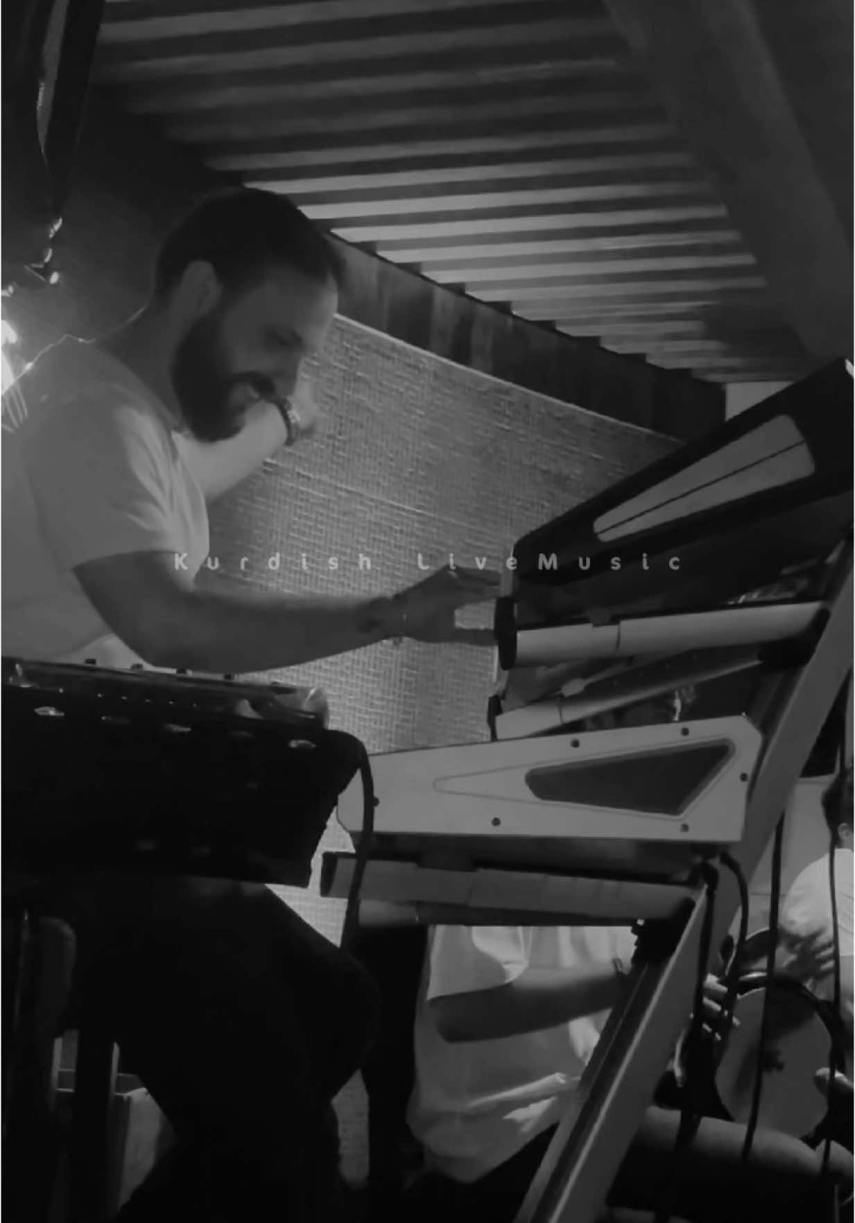 بڕۆ شادە خۆتی ❤️‍🔥 #sharo🖤  . @Shada Peshraw 🎹  #trending #viral #جێگرمیدیا #livemusic #jegrmedia #ئەکتیڤبن🥀🖤ـہہـ٨ــہ #shadapeshraw🎹 