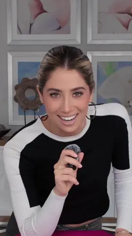 Me llegó esta increíble 🎂 torta de @Cyzone por sus 25 años ✨🥳, ¡y venía con una sorpresa que amé! 😍 La nueva colección incluye un 💋 lip balm que reacciona al pH de tus labios para un color único 💄, un perfume delicioso y una crema corporal que deja la piel increíble ✨. ¡Felices 25 Cyzone! 🎉🎈  #Cyzone25 #CyzoneY25 #Publicidad