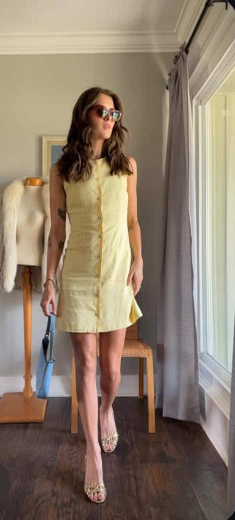 It’s giving Meredith Blake vibes 😎  👗: @Marshalls  💼: @ThredUp Inc  👠: Jimmy Choo @The RealReal  #meredithblake #linendress #springdress #springoutfit #fashion #style #OOTD #summerdress #summeroutfit 