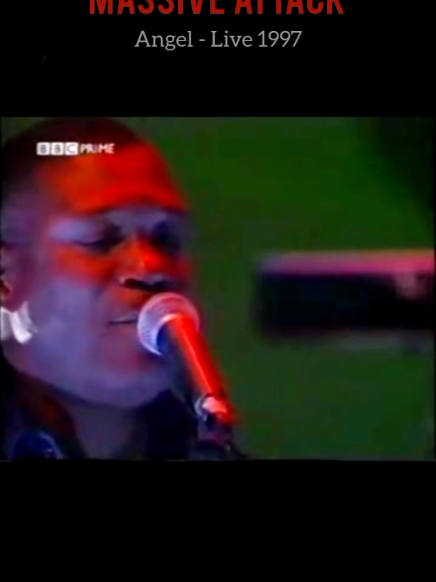 Massive Attack, Live 1997 (Angel). #massiveattack #massiveattackmusic #music #90smusic #anos90 #aovivo #live #90s #deftones #alternative #cool #rock #british 