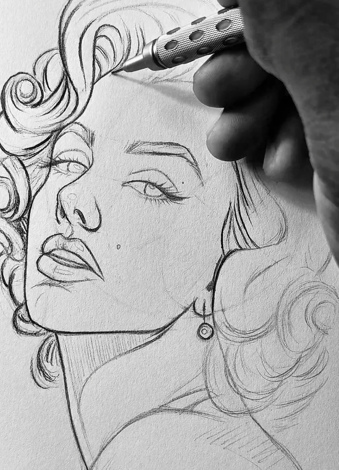 Como Desenhar um Rosto Feminino – Passo a Passo no Grafite ✍️ Acompanhe cada traço e inspire-se! #DesenhoRealista #PassoAPasso #ArteNoGrafite #ComoDesenhar #SketchArt #PencilArt #RostoFeminino #Desenhando #Realismo #ArteNoPapel