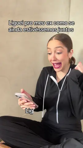Pra comemorar o dia dos namorados eu escolhi essa vergonha aqui de ligar pro ex como se ainda estivéssemos juntos KKKK 🤡😂  #humor #fyp #ex #relacionamento #diadosnamorados #ligueipromeuex #trend 