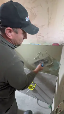 Lieblings Arbeit 😜#freiheit354 #tiler #fliesenleger #handwerk #baustelle #renovation #tile #Kőműves #Piastrellista #Plitochnik #Carreleur #zufriedenerkunde #werkzeug #fliesenwerkzeug 